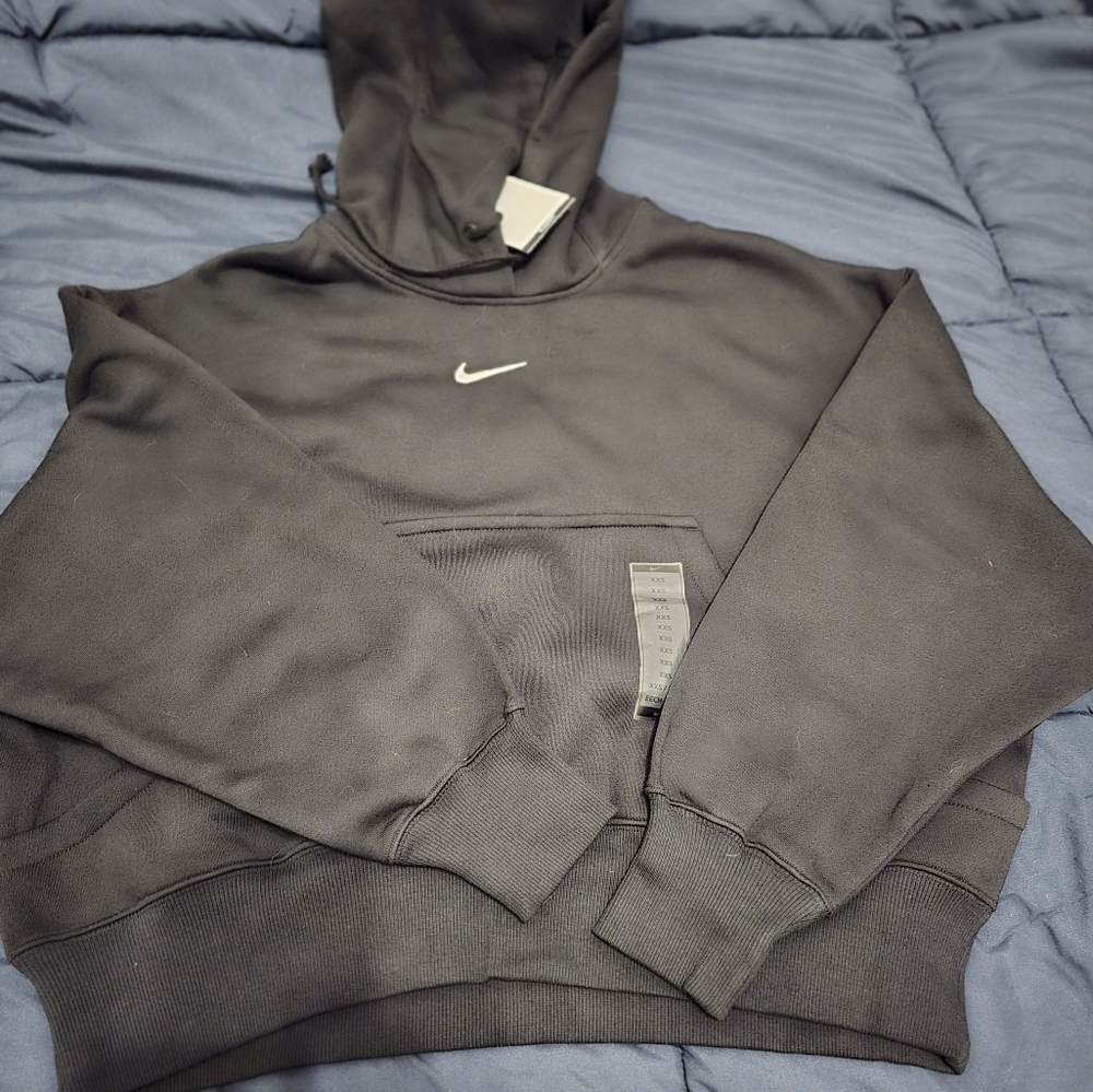 Nike Women's Black Oversized FIT Hoodie. Fits More Like A Sm/Med